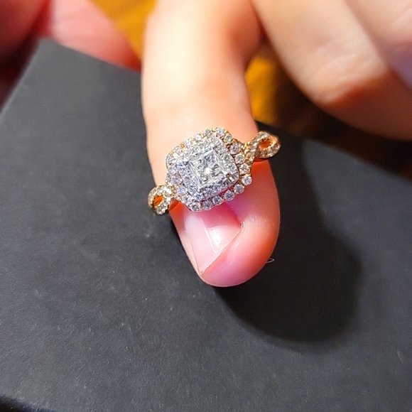 14K Rose gold bridal set Size 5 Reasonable offers will be considered. - Picture 2 of 8